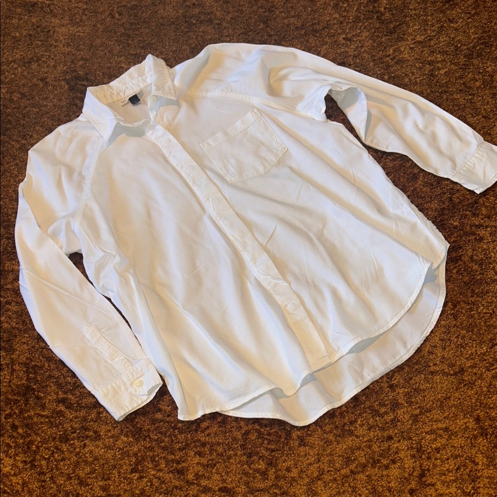 Universal Thread Crisp White Collared Shirt
